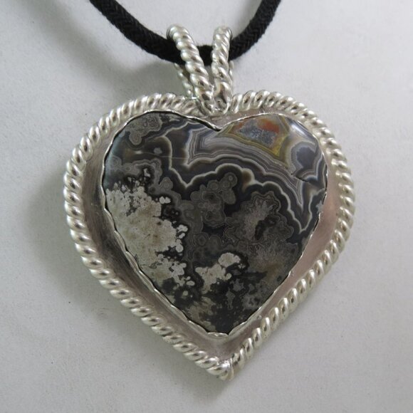 Mexican Lace Agate Cabochon Heart Shape Sterling Silver Pendant - Picture 6 of 6